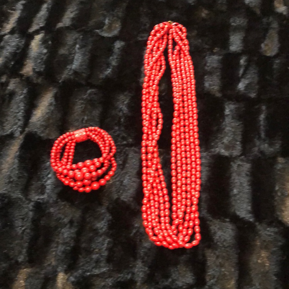 Beautiful Red Necklace and Bracelet Set